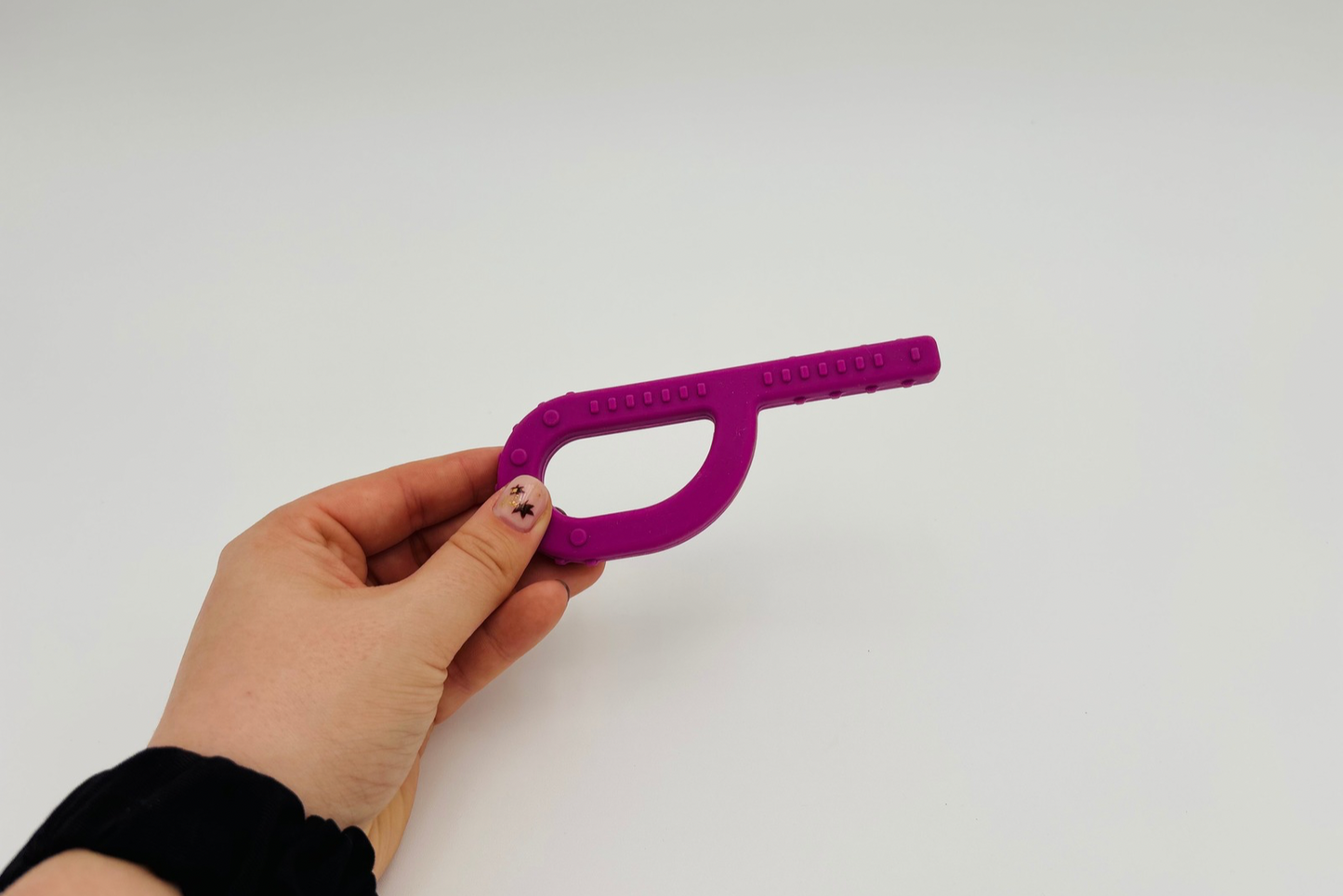 Outil de mastication forme "P" violet texturé