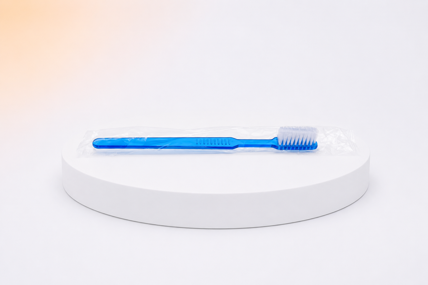 Brosse à dents avec dentifrice intégré