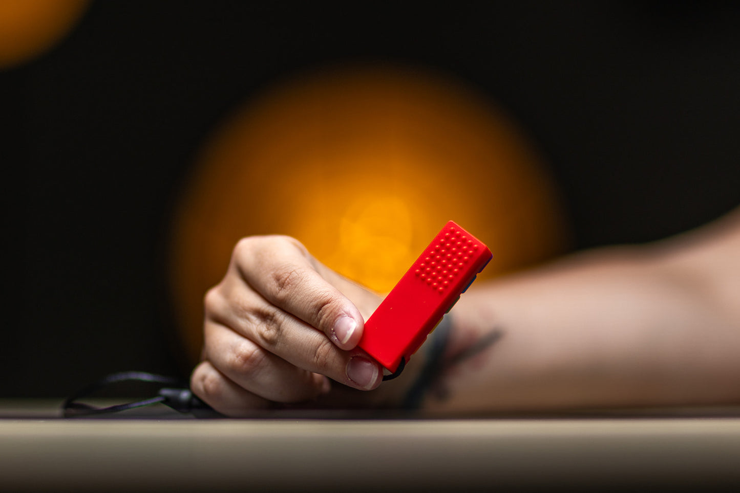 Collier sensoriel à mâcher domino