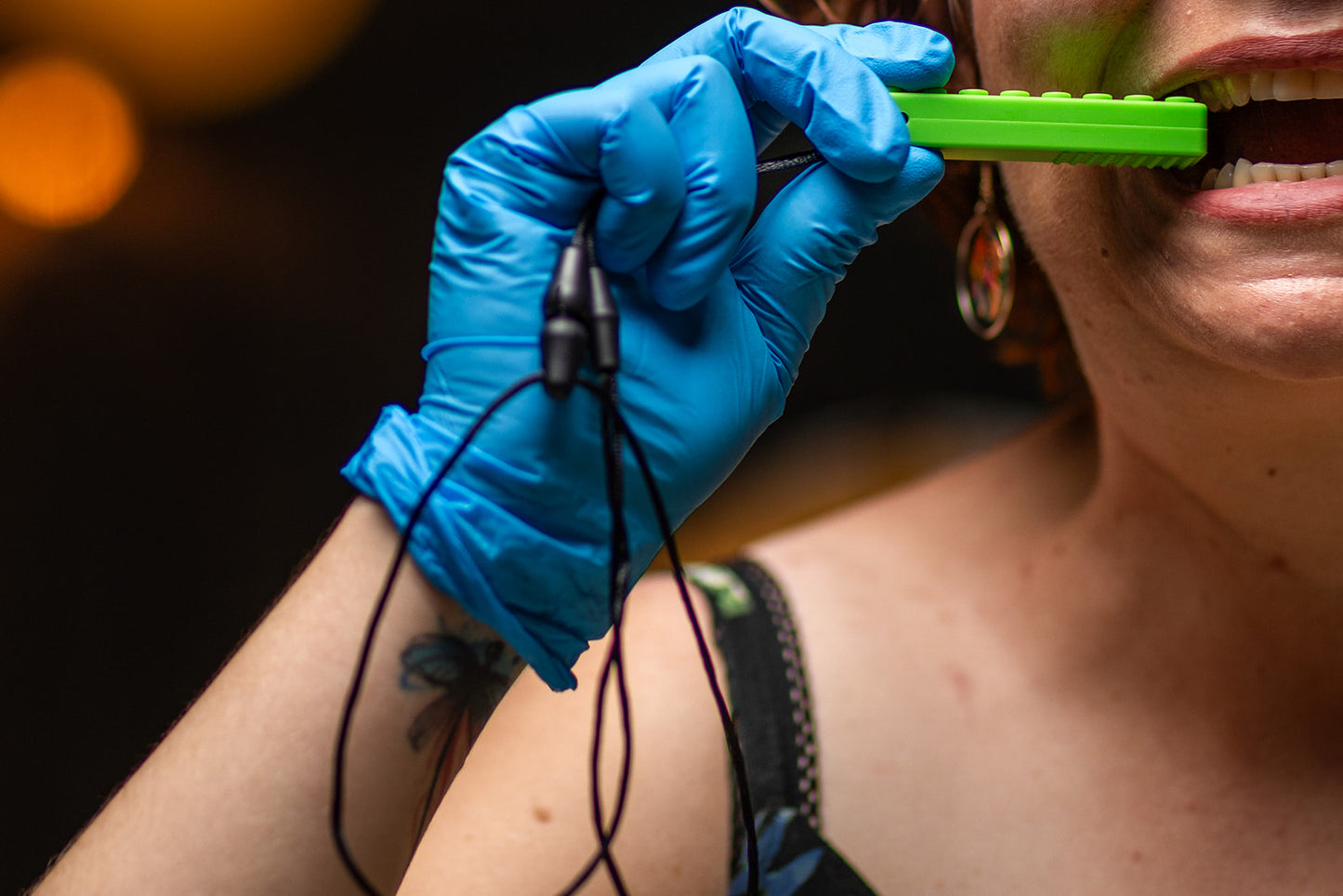 Collier sensoriel à mâcher domino