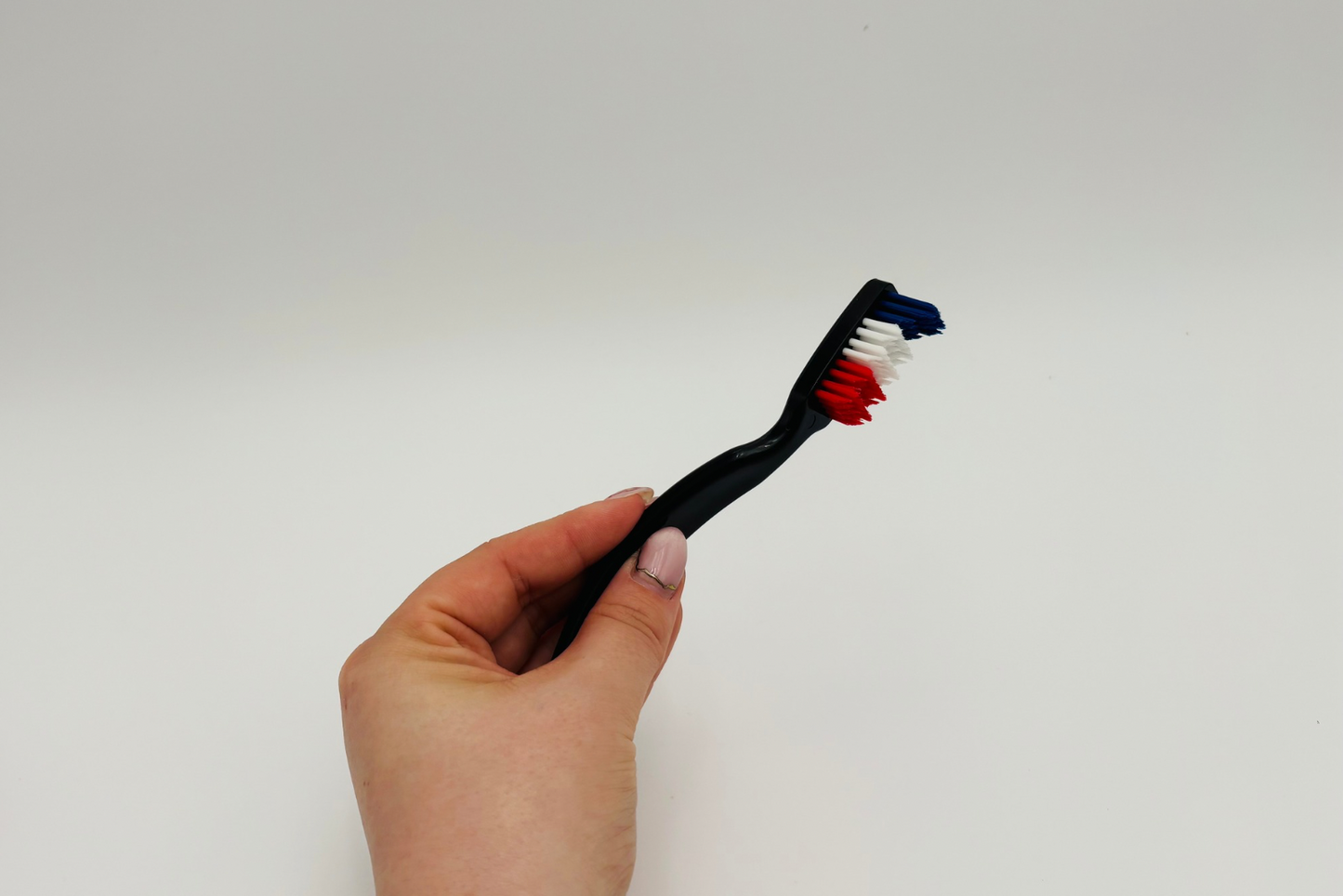 Brosse de nettoyage gouttières, appareils dentaires amovibles et prothèses