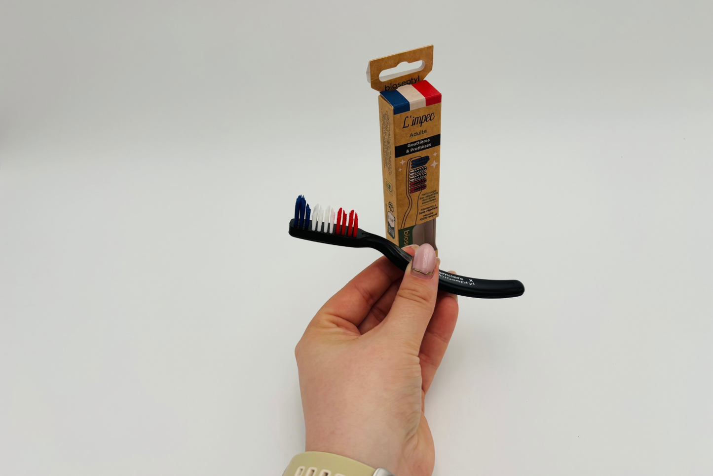 Brosse de nettoyage gouttières, appareils dentaires amovibles et prothèses