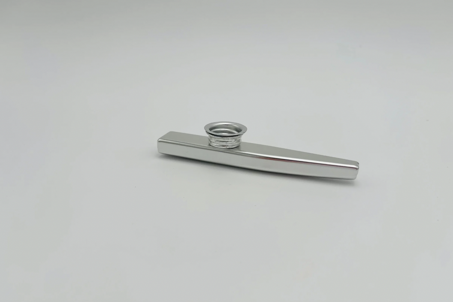 Kazoo métal coloré