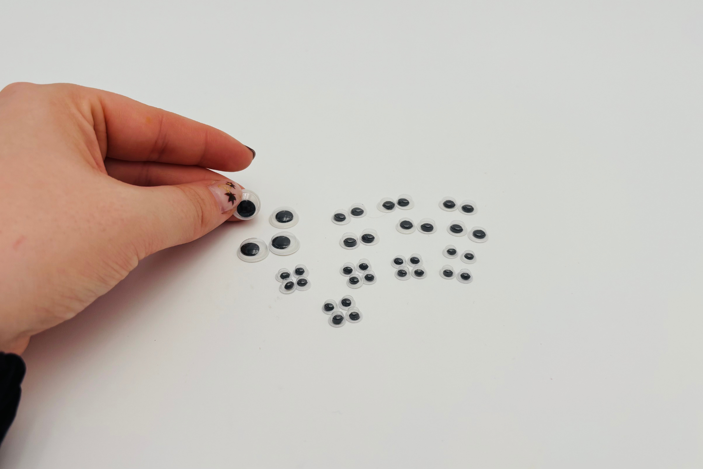 Paires d'yeux à coller