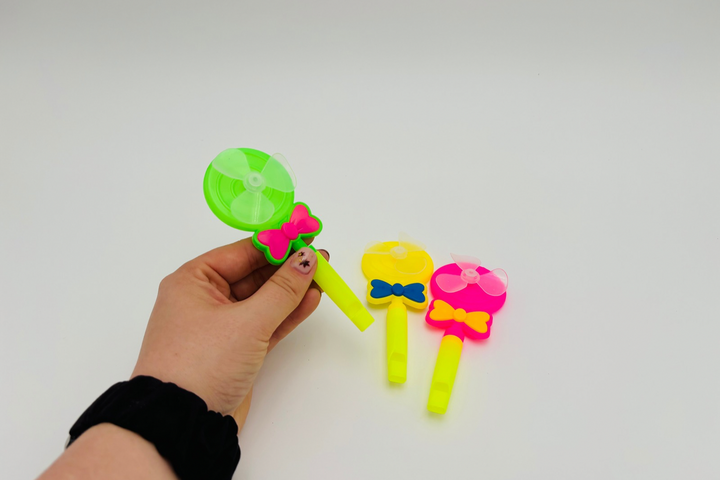 Sifflets moulin à vent noeud lots de 3