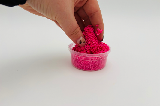 Slime mousse collante billes