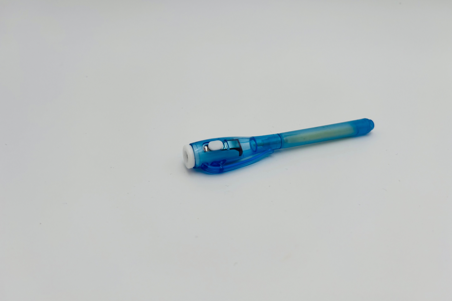 Stylo à encre invisible