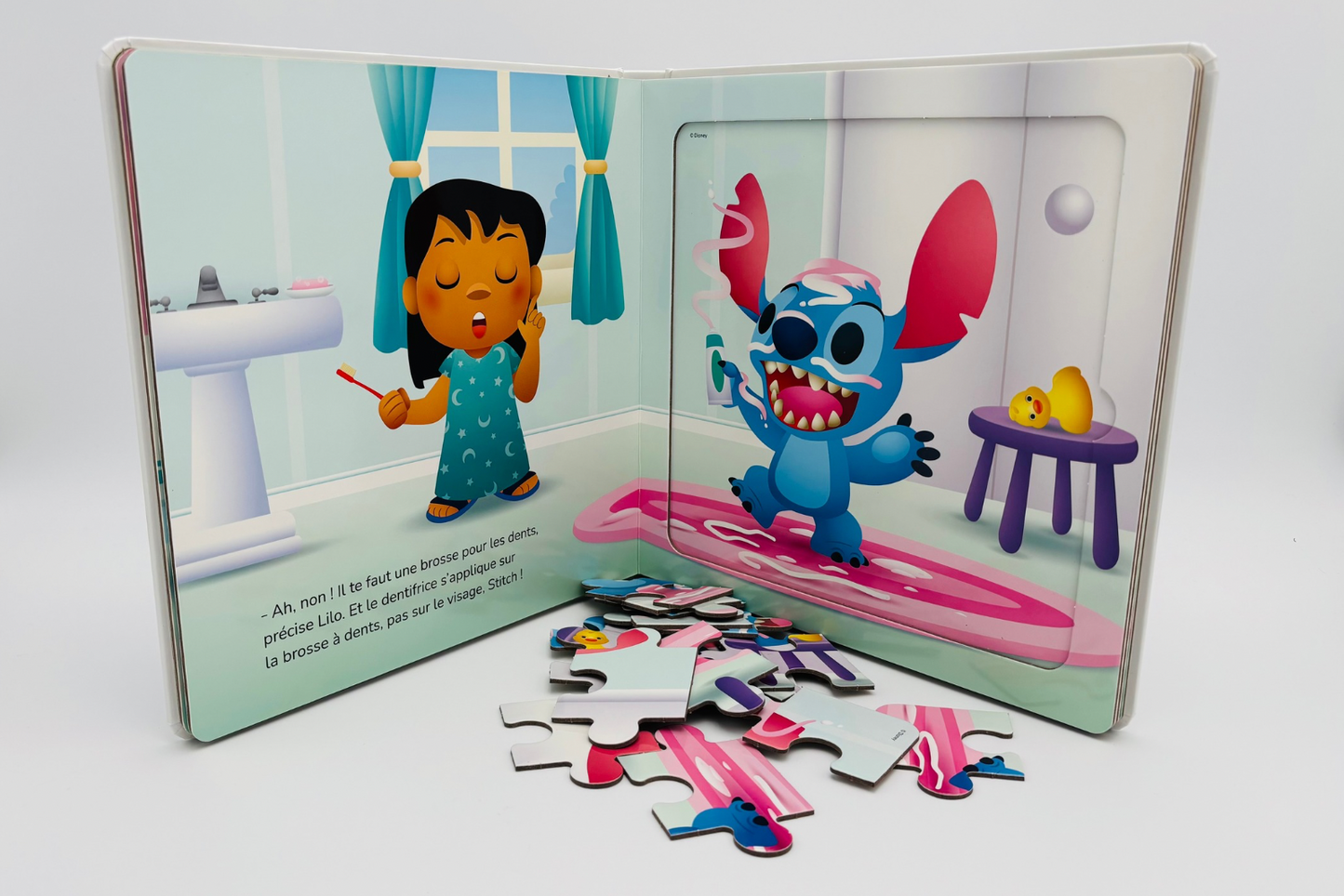 Livre / Puzzle "Stitch se brosse les dents"