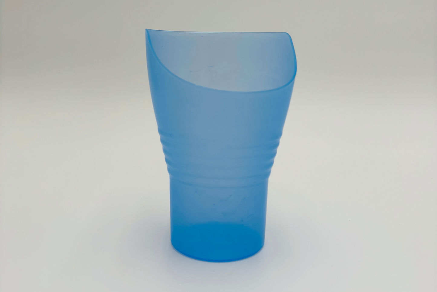 Verre à découpe nasale
